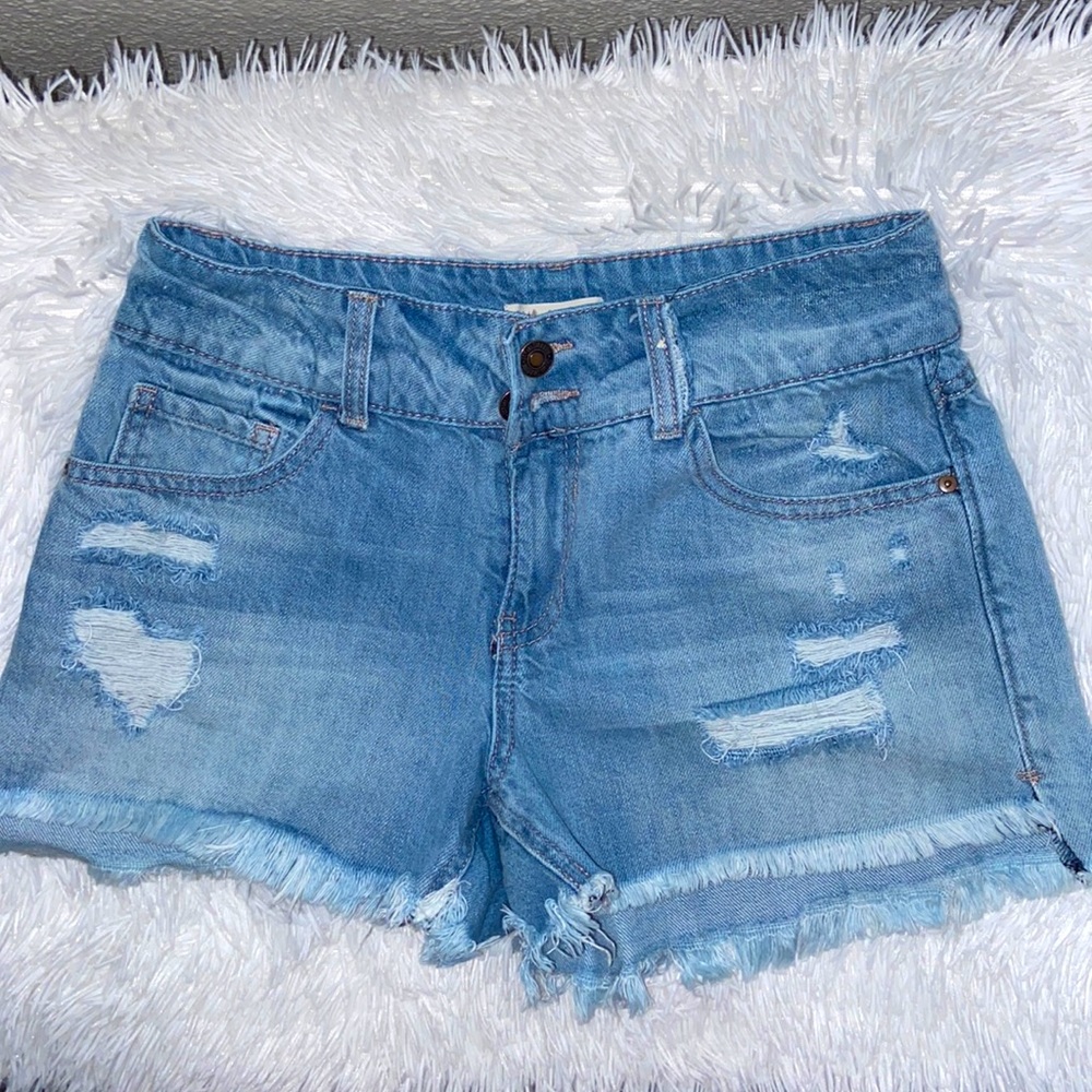Never Worn light-washed shorts